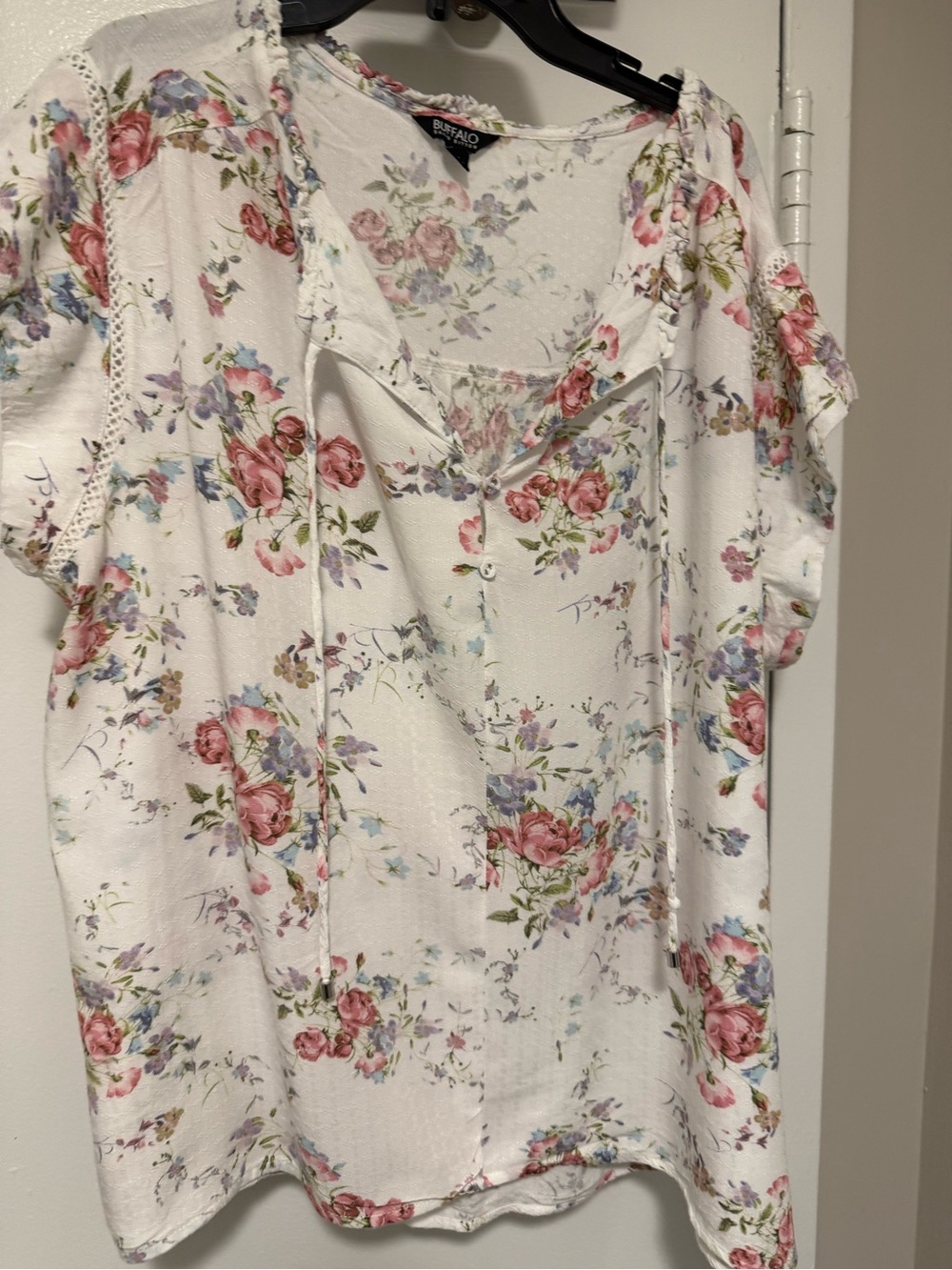 Buffalo David Bitton White Floral Tie-Front Blouse with Pink Roses